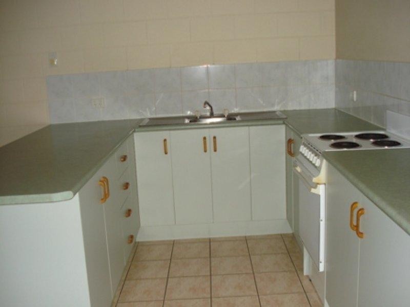 13/14 Nix Street, West End QLD 4810