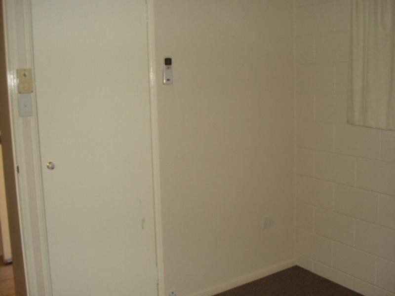 13/14 Nix Street, West End QLD 4810