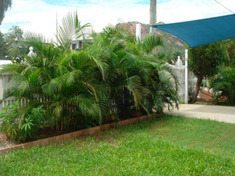 1/4 Mckinley Street, North Ward QLD 4810