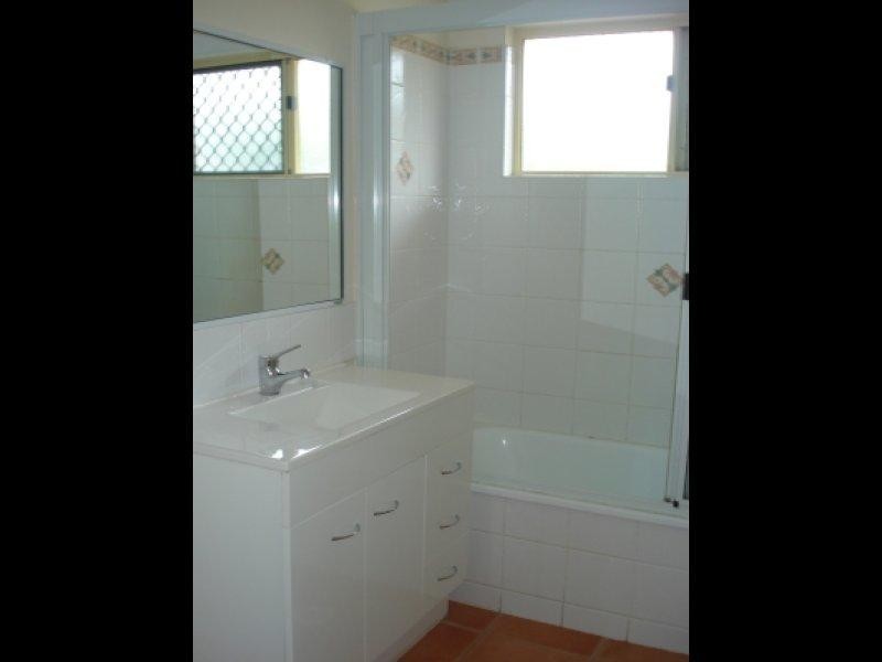 6 Helenita Court, Rupertswood QLD 4817