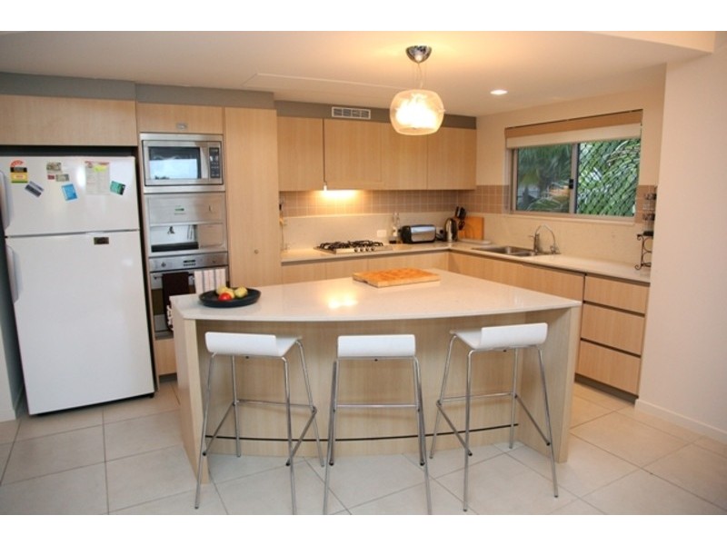 2/96-98 Mitchell Street, North Ward QLD 4810