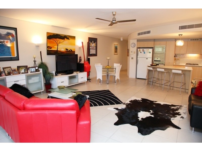 2/96-98 Mitchell Street, North Ward QLD 4810