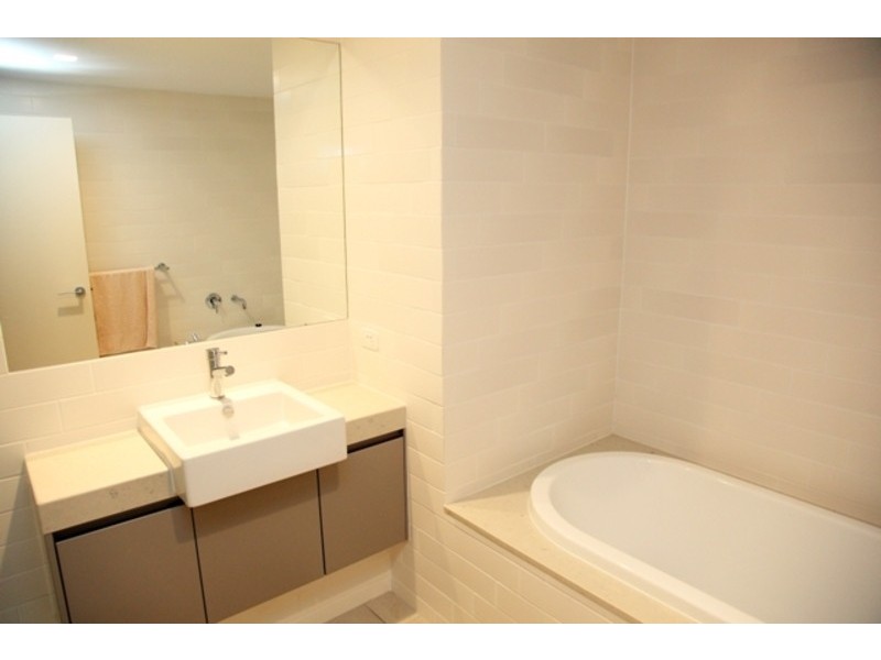 2/96-98 Mitchell Street, North Ward QLD 4810