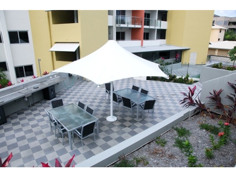 2/96-98 Mitchell Street, North Ward QLD 4810