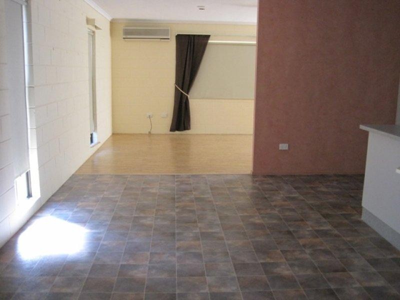 34 Pine Street, Kirwan QLD 4817