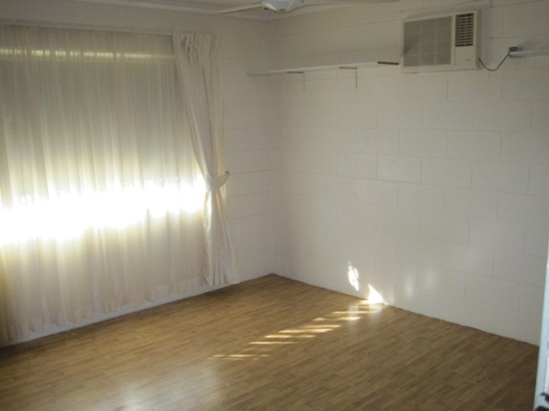 34 Pine Street, Kirwan QLD 4817