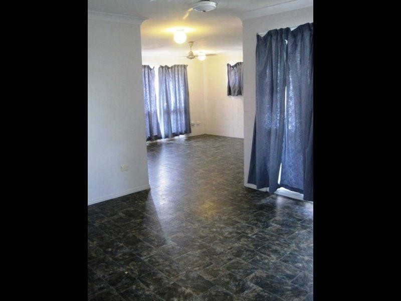 31 Barnett Street, Mount Louisa QLD 4814