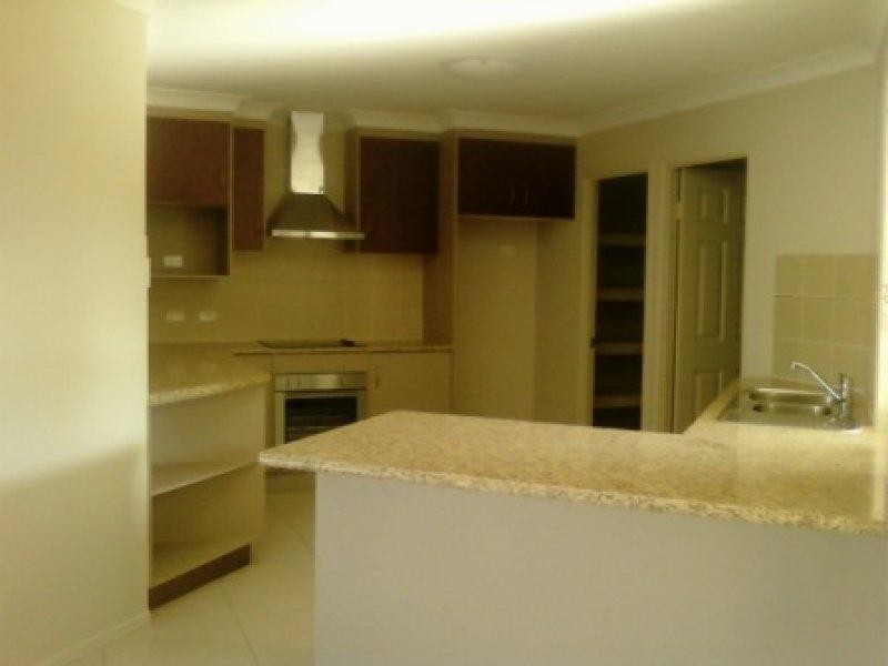 2/16 Marita Court, Bushland Beach QLD 4818