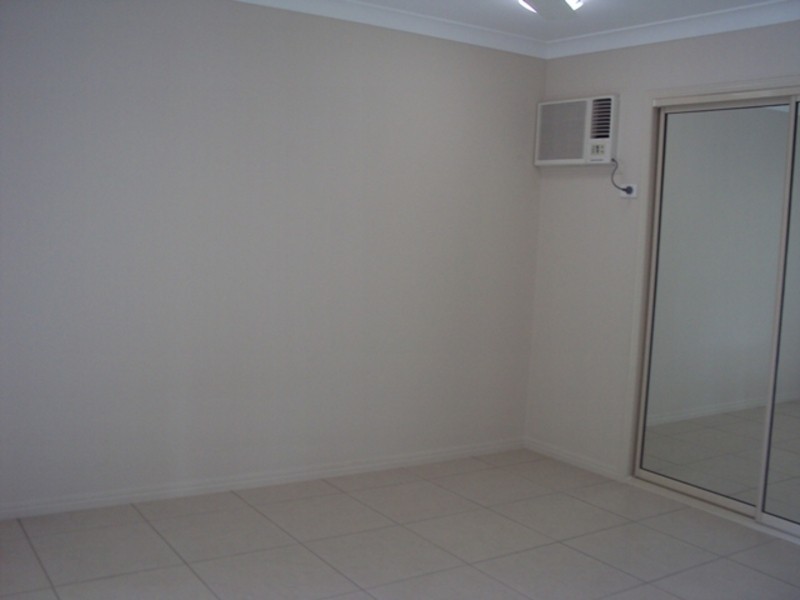 2/16 Marita Court, Bushland Beach QLD 4818