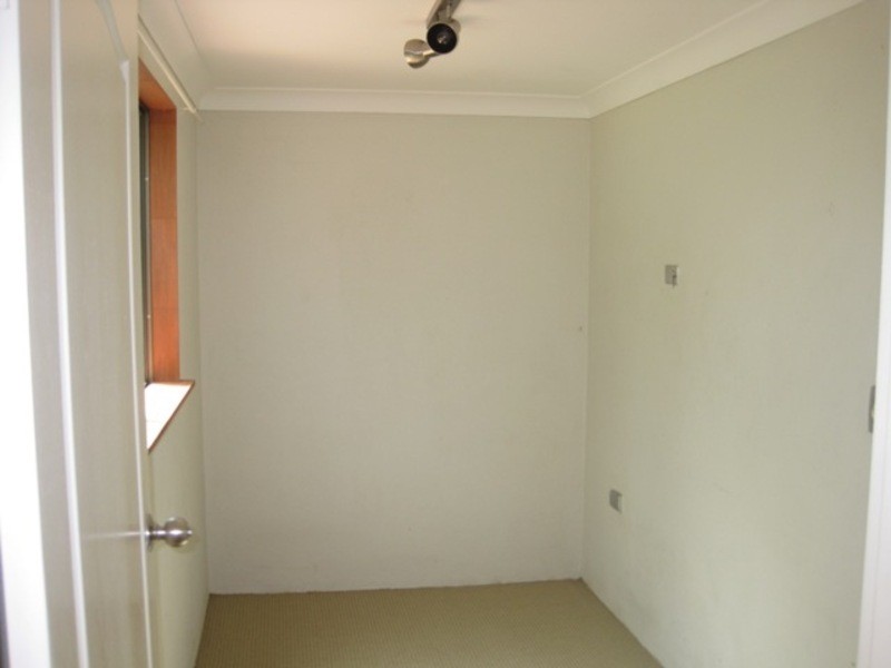 18 Emerald Street, Kirwan QLD 4817