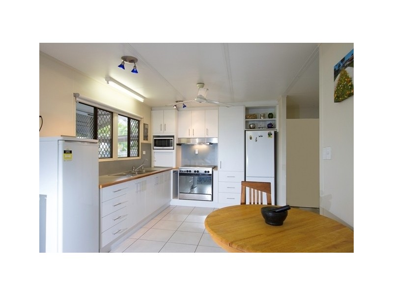 17 Saunders Beach Road, Saunders Beach QLD 4818 LiveNInvest Real Estate Withdrawn