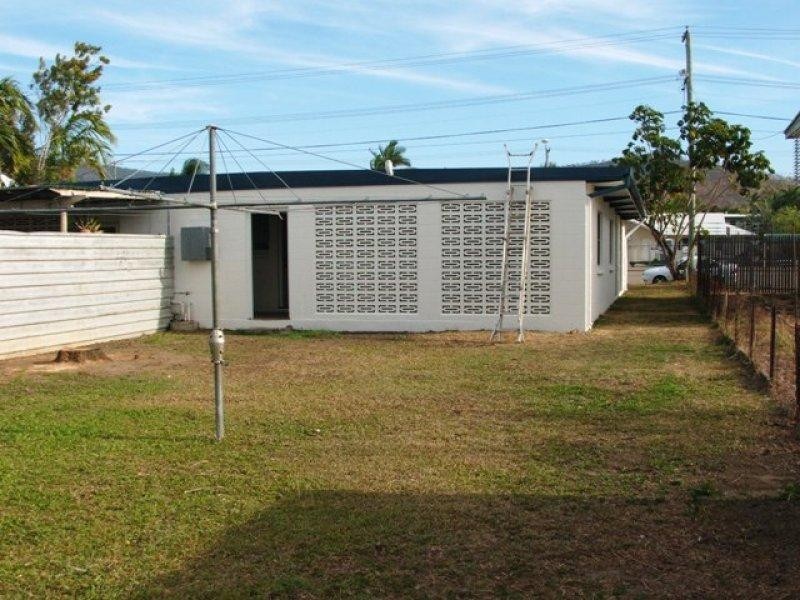 2/573 Ross River Road, Kirwan QLD 4817