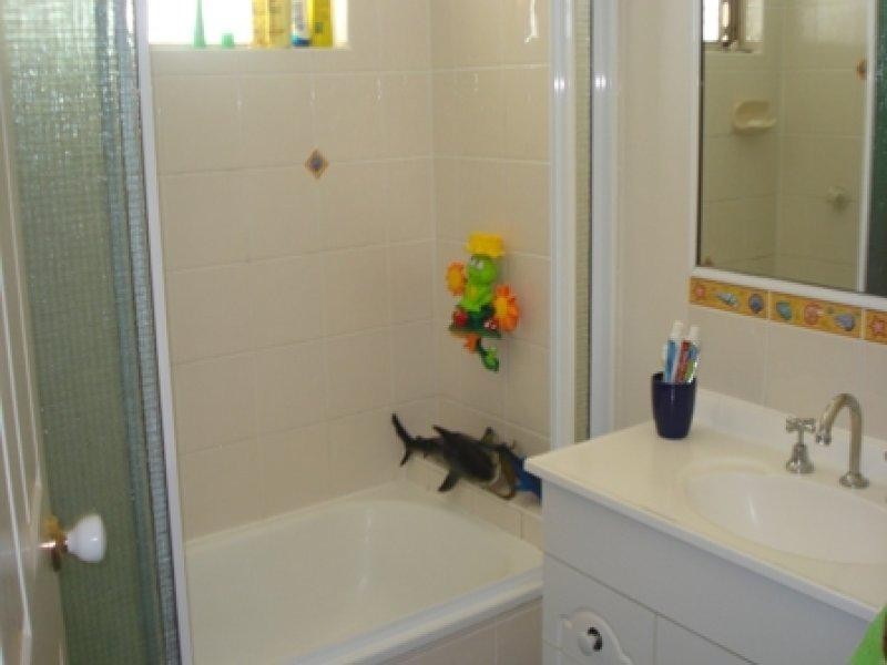 2 Amber Avenue, Rasmussen QLD 4815