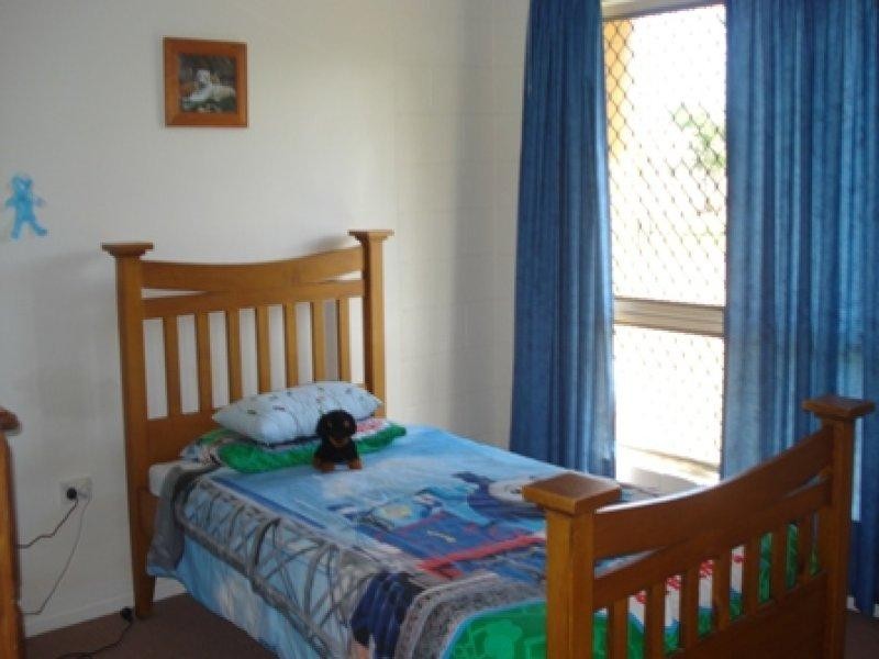 2 Amber Avenue, Rasmussen QLD 4815