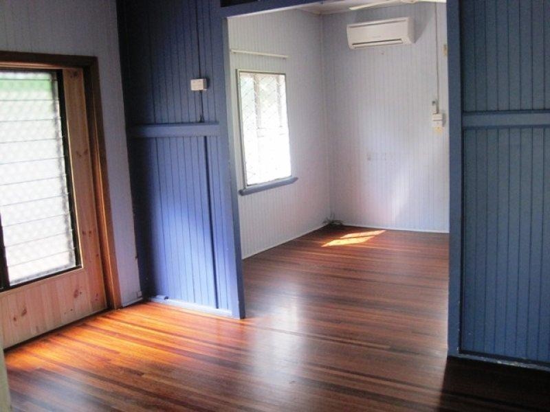 4B Grey Boots Circle, Kelso QLD 4815