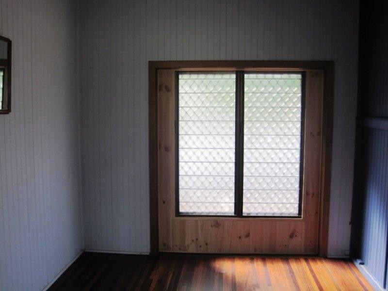 4B Grey Boots Circle, Kelso QLD 4815