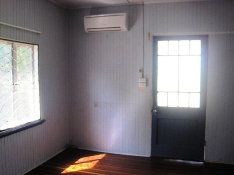 4B Grey Boots Circle, Kelso QLD 4815