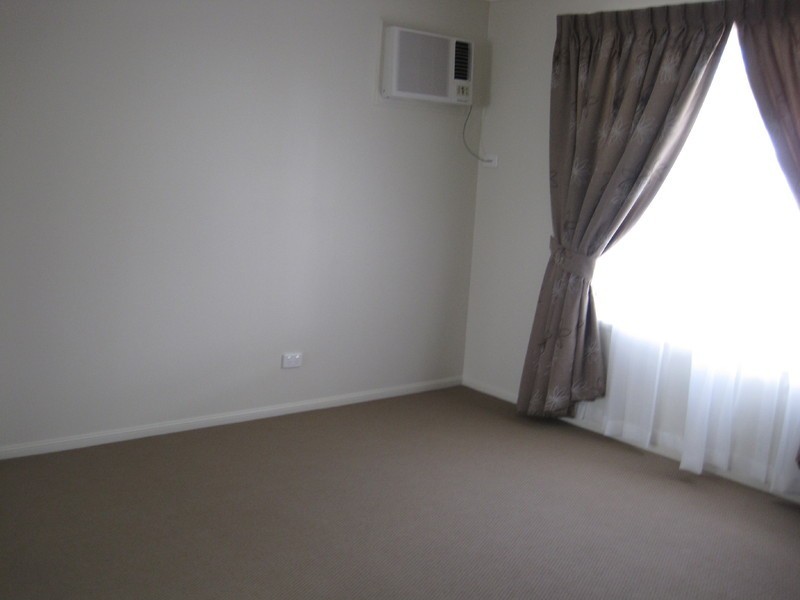 8 Chloe Court, Mount Louisa QLD 4814