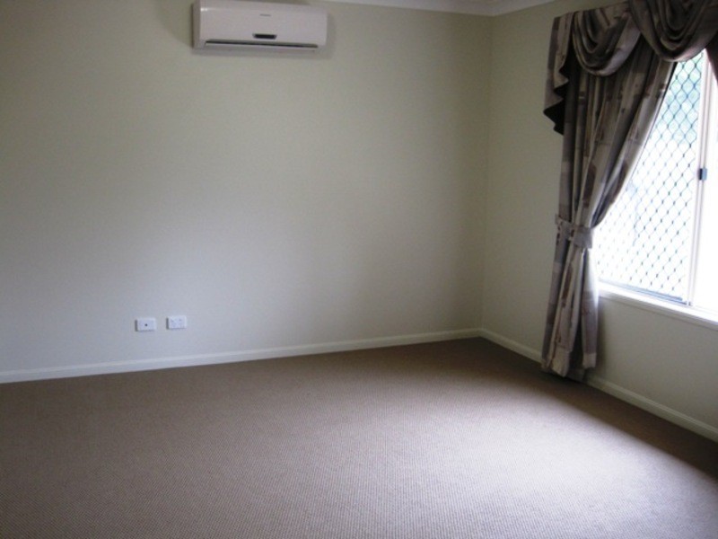 8 Chloe Court, Mount Louisa QLD 4814