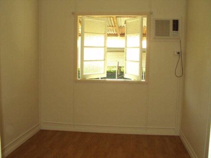 32 Lancaster Street, Garbutt QLD 4814