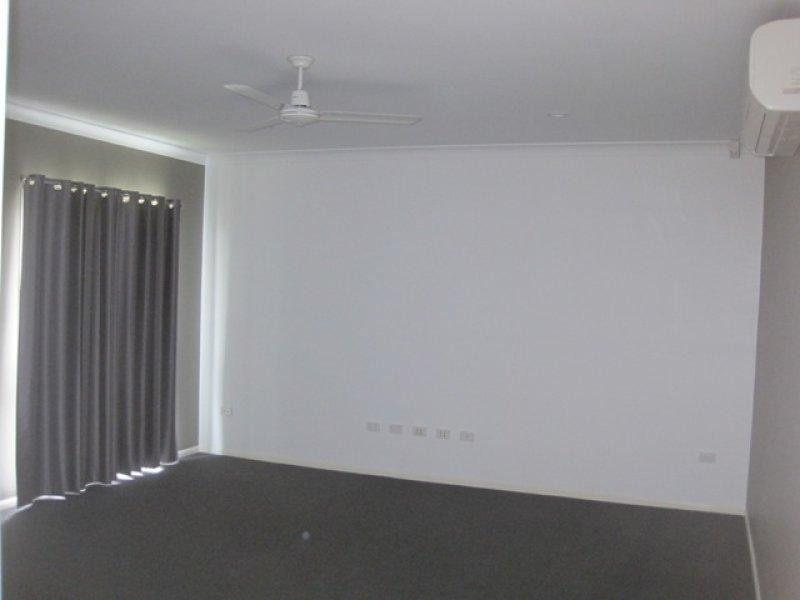 32 Ningaloo Crescent, Burdell QLD 4818