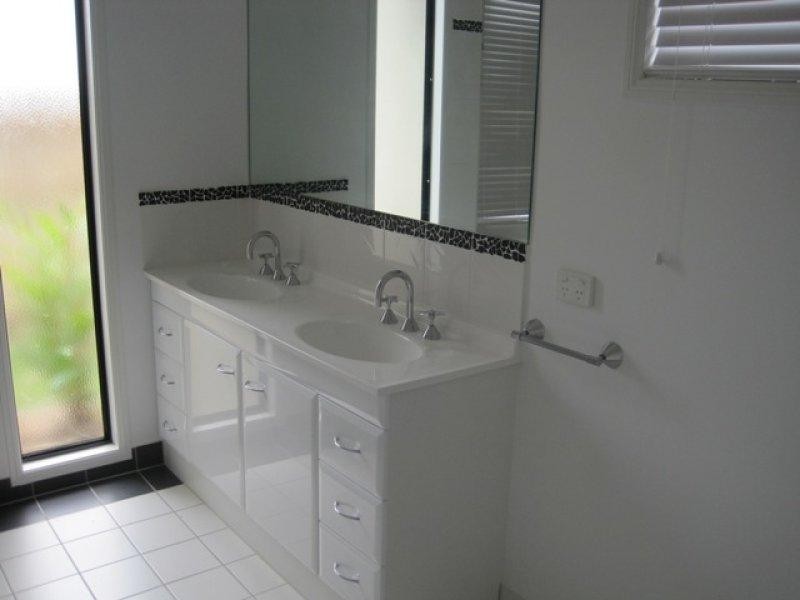 32 Ningaloo Crescent, Burdell QLD 4818