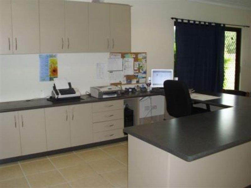 1 Benalla Road, Oak Valley QLD 4811