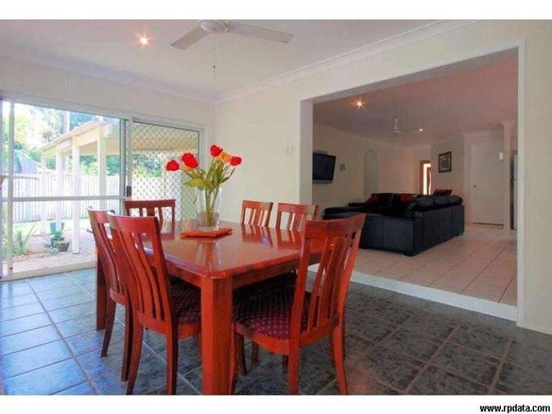 4 Ebony Court, Bushland Beach QLD 4818