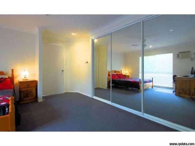 4 Ebony Court, Bushland Beach QLD 4818