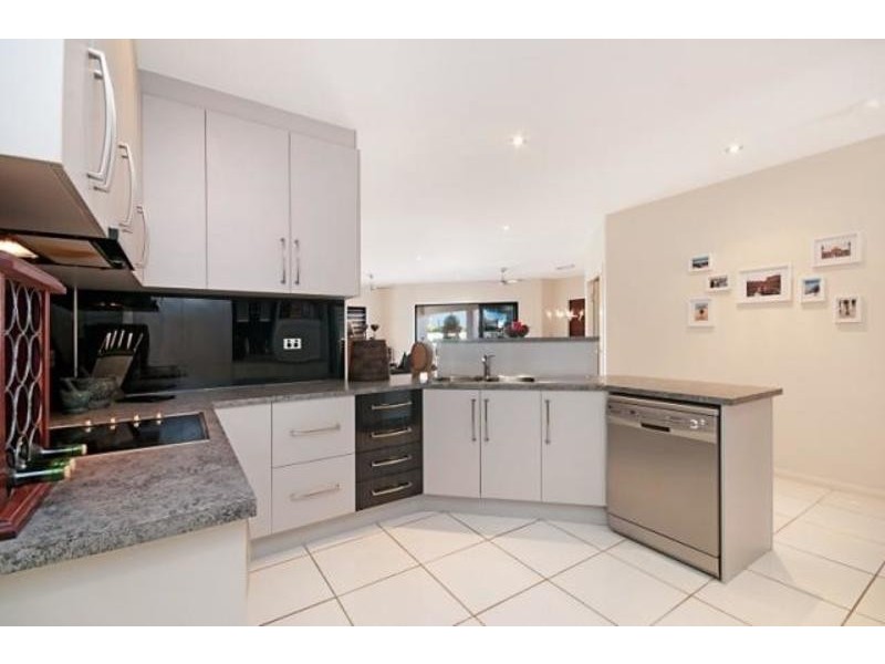 18 Twinview Terrace, Idalia QLD 4811