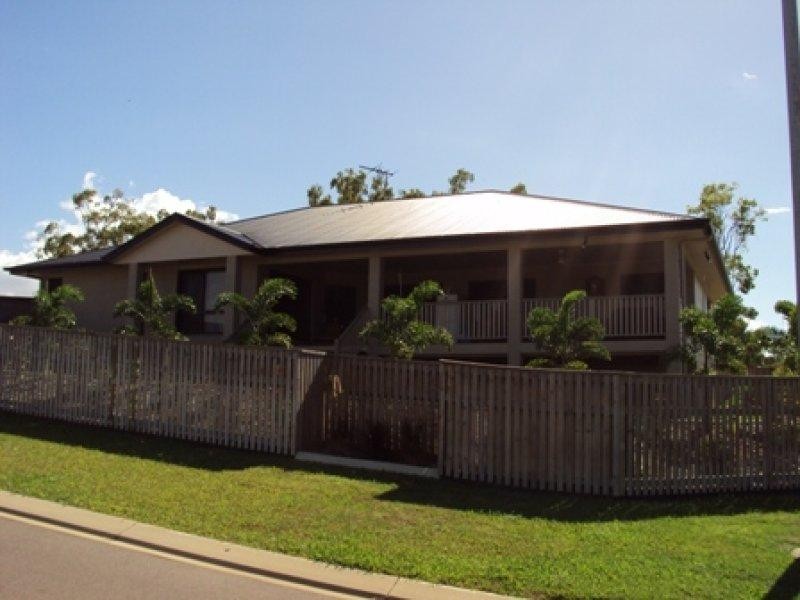 2 Macona Street, Bushland Beach QLD 4818