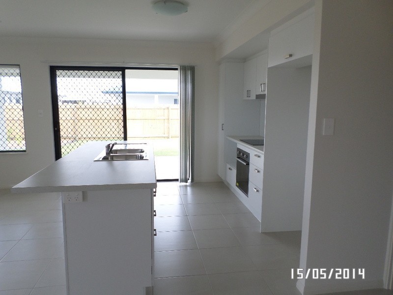 10  MARBLEWOOD CCT, Mount Low QLD 4818