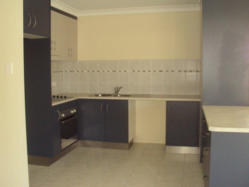 8 Summergold Street, Mount Low QLD 4818