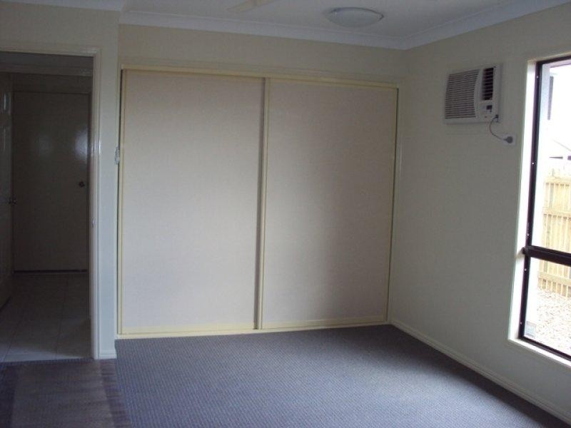 8 Summergold Street, Mount Low QLD 4818