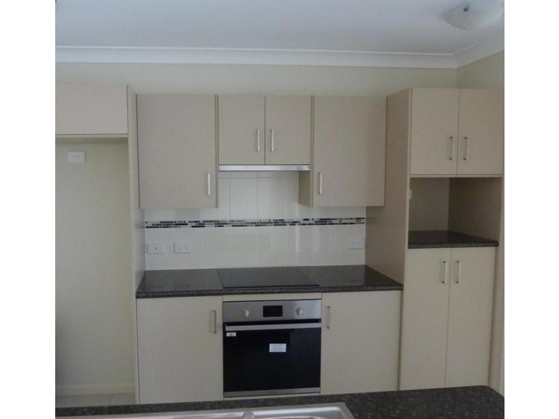 2/1 Claret Close, Condon QLD 4815