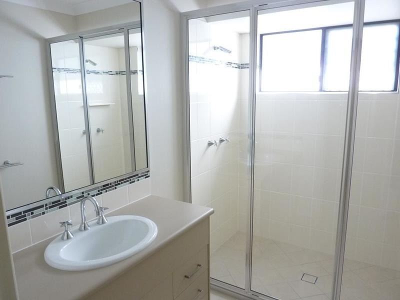 2/1 Claret Close, Condon QLD 4815