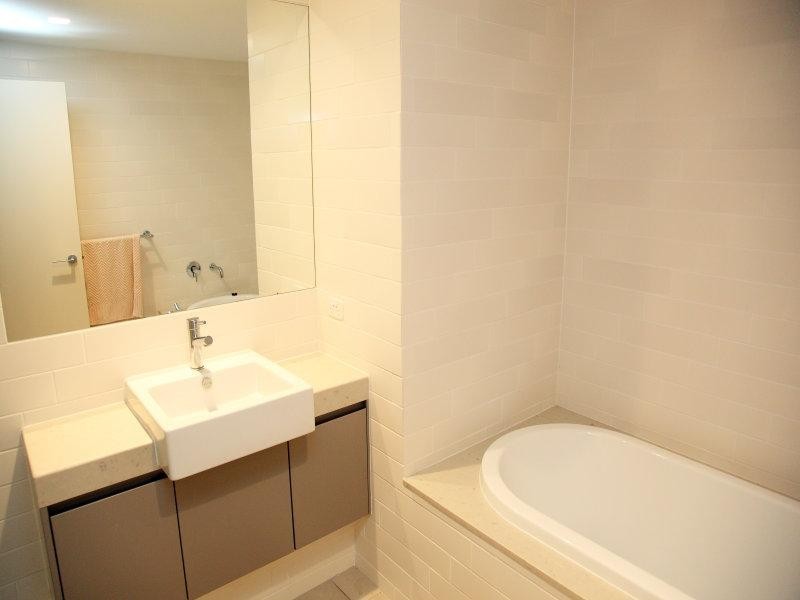 2/98 Mitchell Street, Townsville City QLD 4810