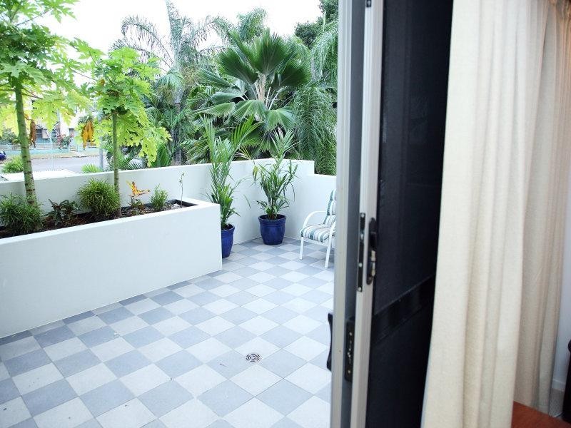 2/98 Mitchell Street, Townsville City QLD 4810