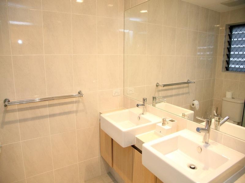 2/98 Mitchell Street, Townsville City QLD 4810