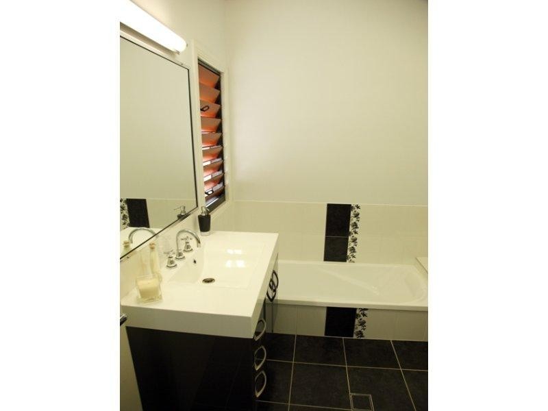 15 Kiandra Place, Mount Louisa QLD 4814