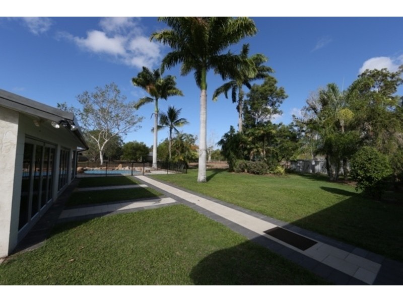 19 Minsky Court, Mount Low QLD 4818