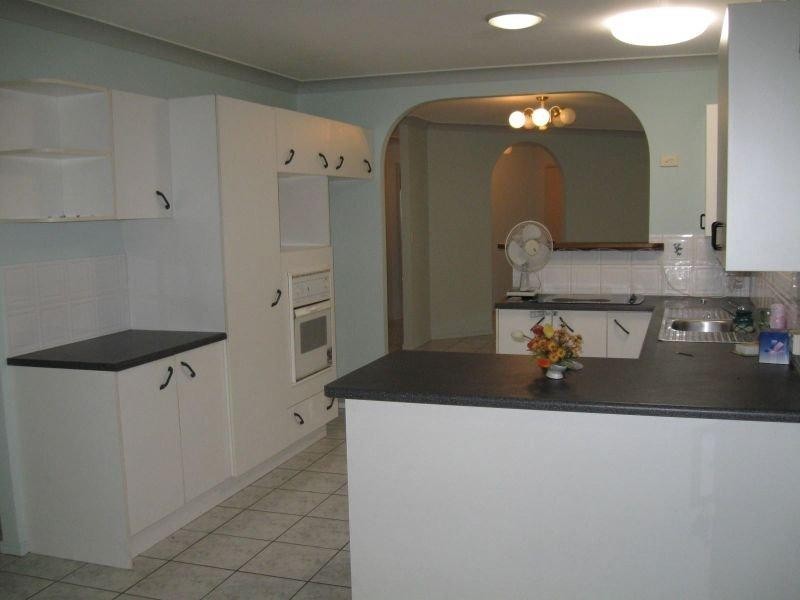 212 Upper Miles Ave, Kelso QLD 4815