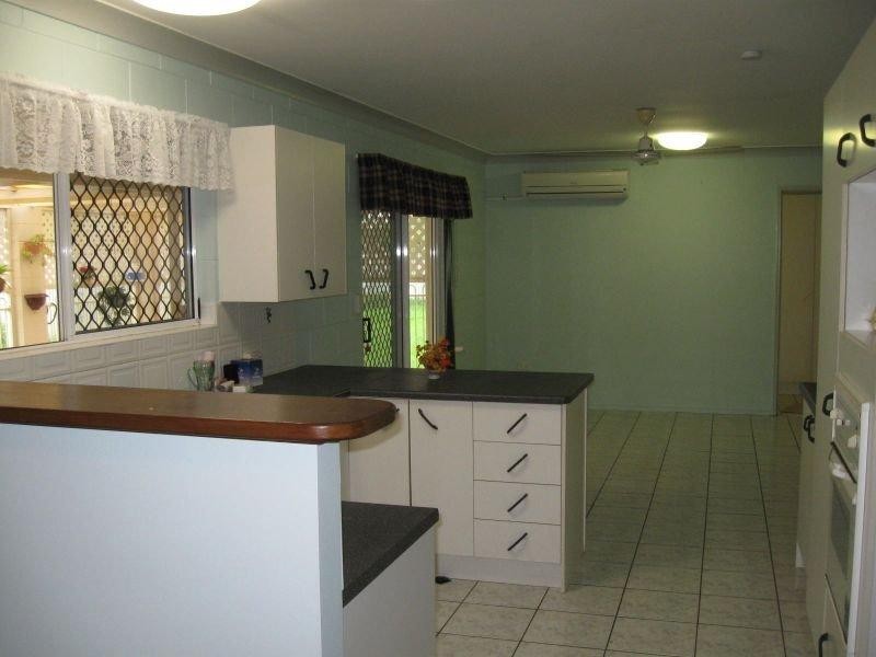 212 Upper Miles Ave, Kelso QLD 4815