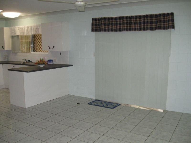 212 Upper Miles Ave, Kelso QLD 4815