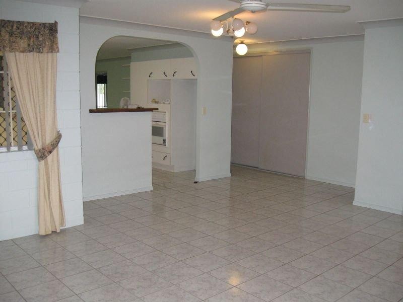 212 Upper Miles Ave, Kelso QLD 4815