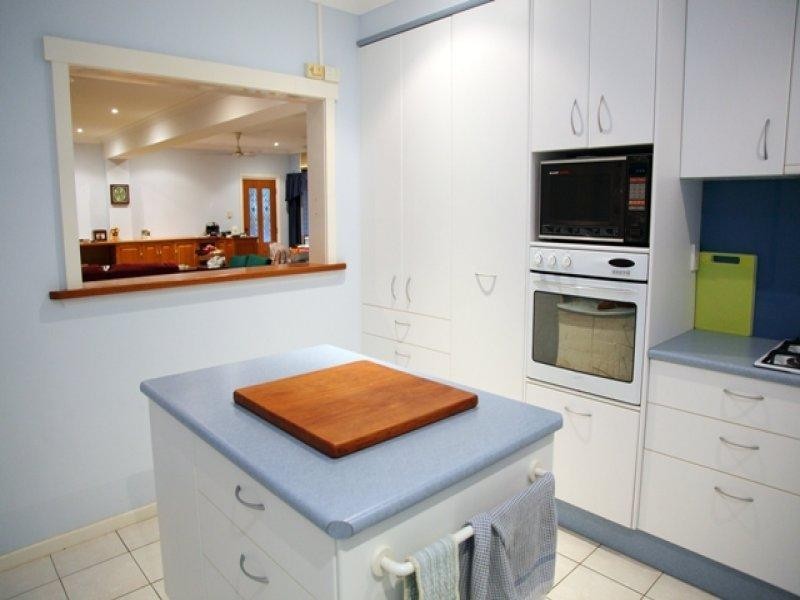 128 Queens Road, Hermit Park QLD 4812