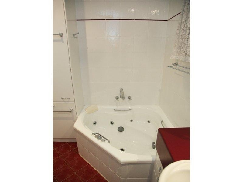 128 Queens Road, Hermit Park QLD 4812