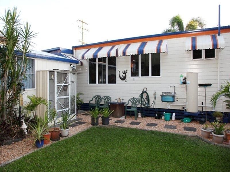 128 Queens Road, Hermit Park QLD 4812