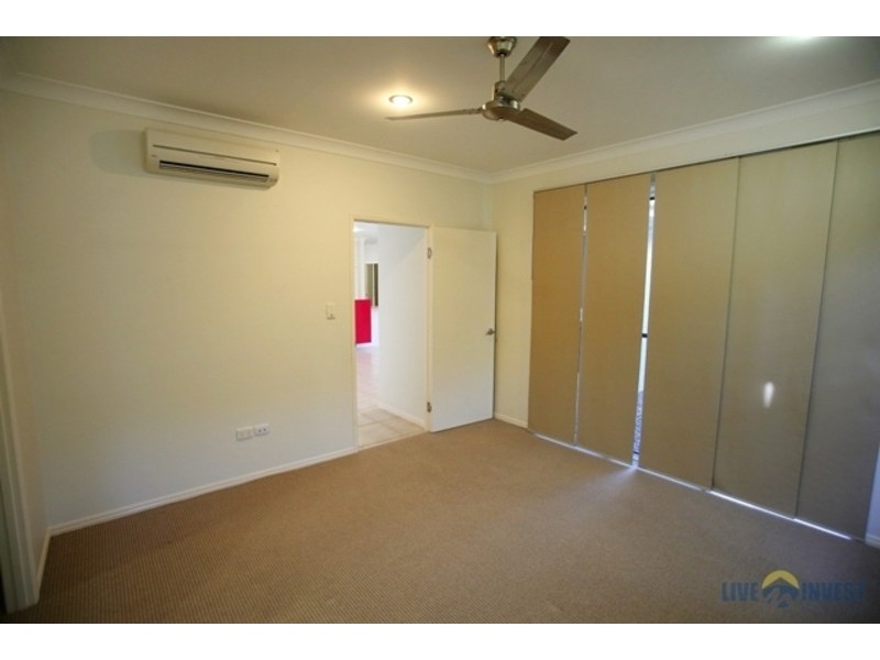 17 Hillock Crescent, Bushland Beach QLD 4818