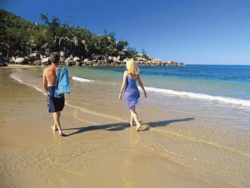 90 Gifford Street, Horseshoe Bay QLD 4819